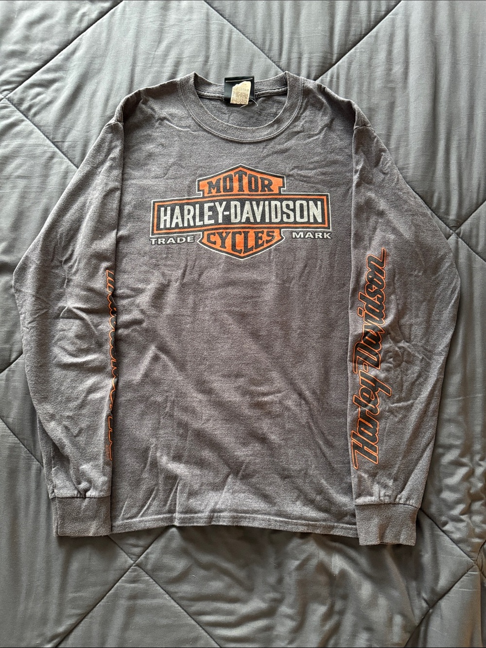 Harley-Davidson Museum Milwaukee WI Long Sleeve Graphic Shirt Grey Medium
